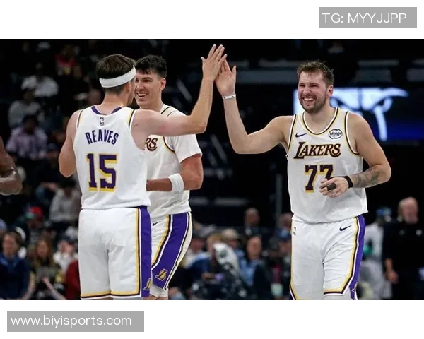 里夫斯谈东契奇交易震惊感受认为他正在逐步适应新环境